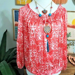 Top, Blouse. Coral Pink & White Print. Vavavoom Jeans Brand. Size Medium.